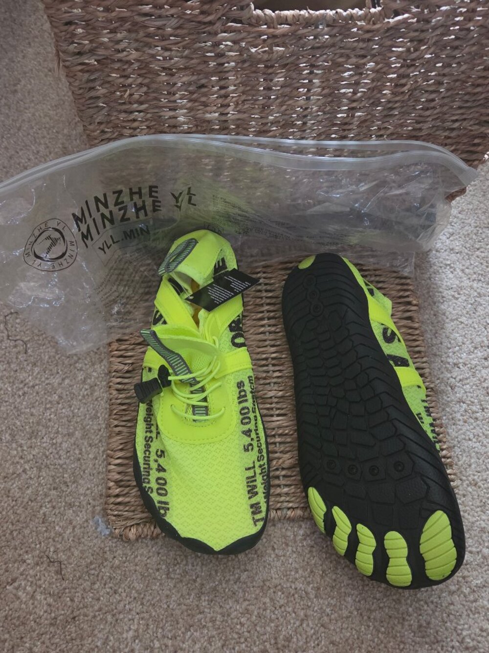 NWT Mens size 41 10.5 sneakers workout gym shoes Minzhe YL